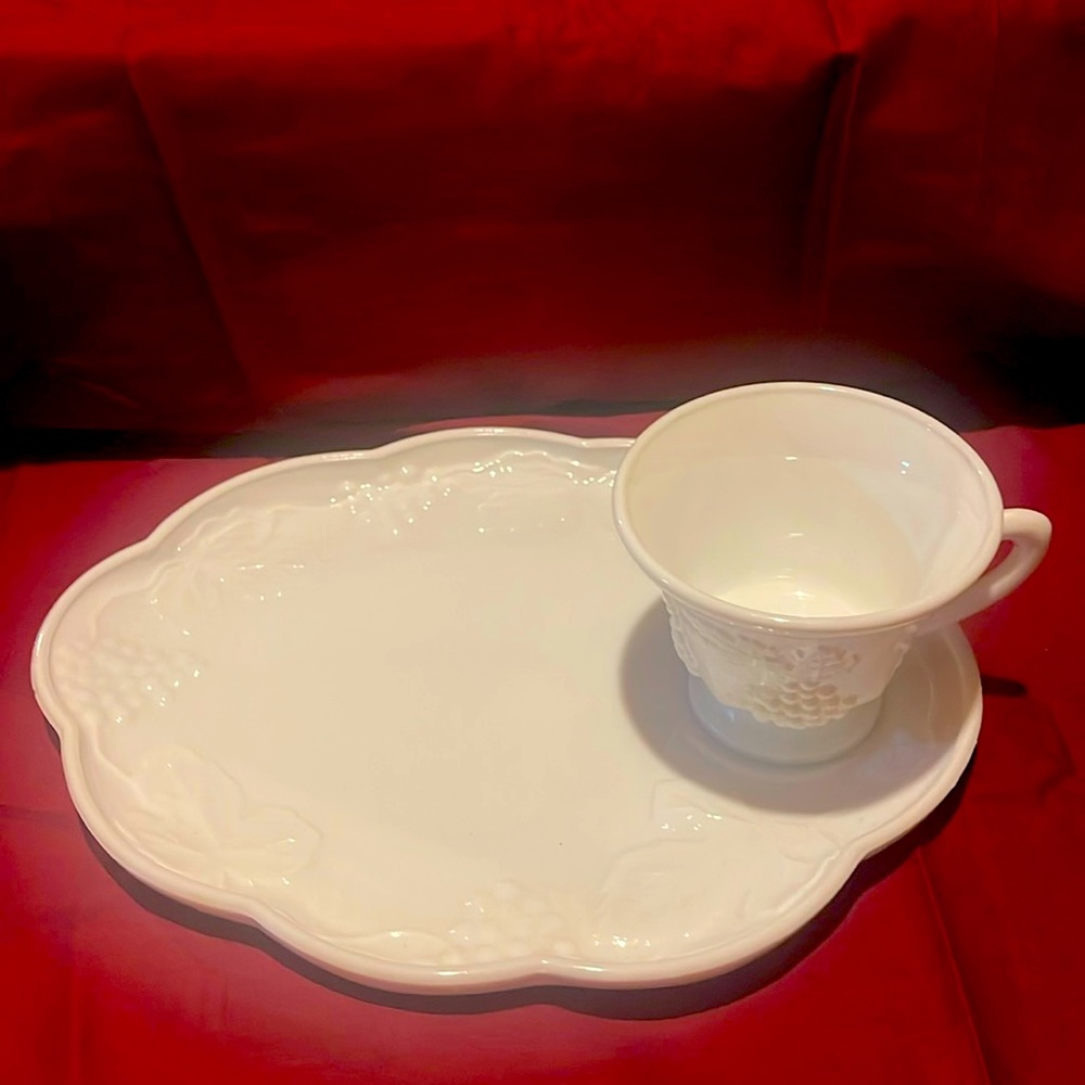 11 Piece Vintage Tea Set with sugar dish, creamer